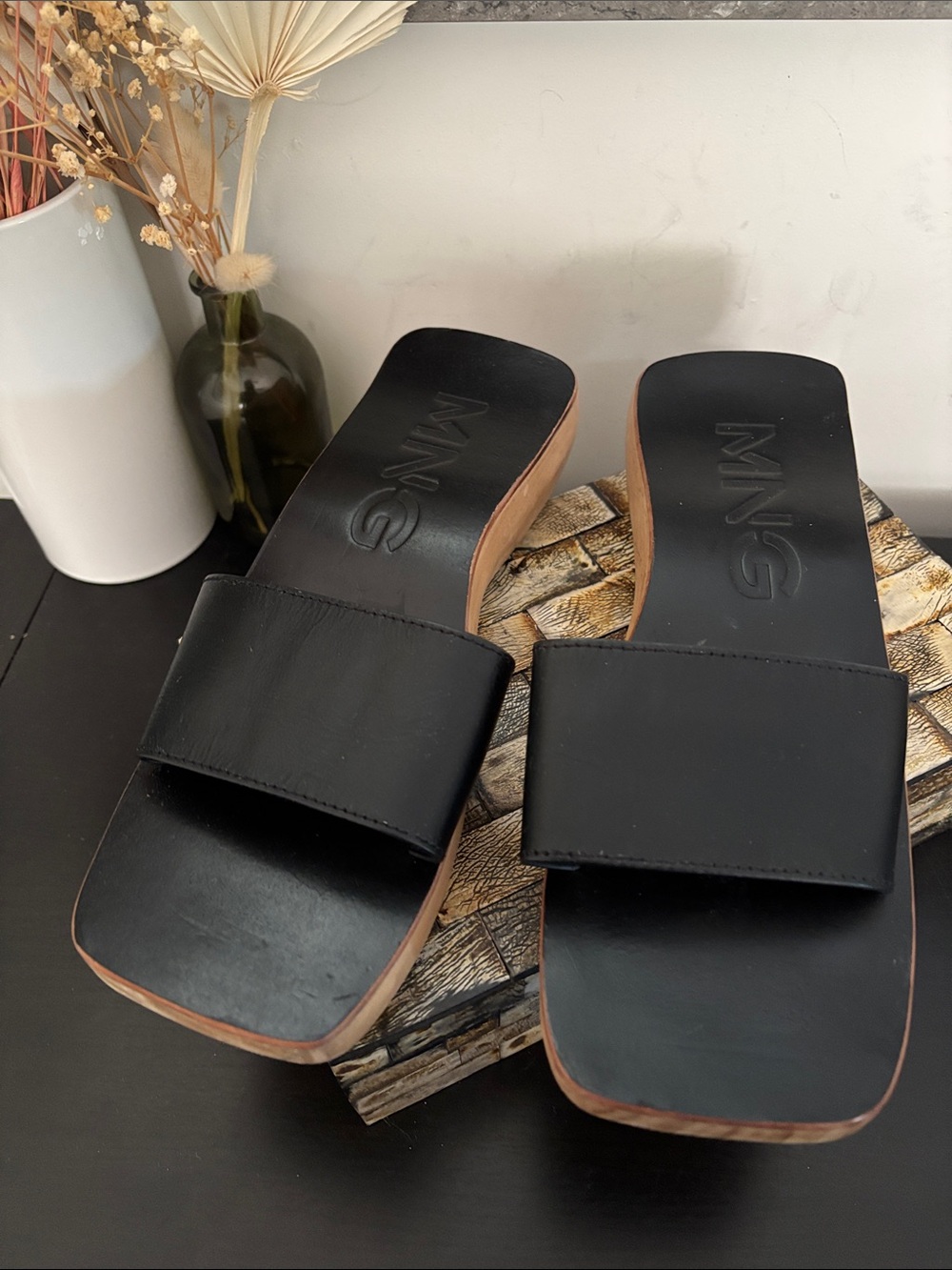 MNG (39) Leather Sandal Wood Insole Rubber Insole Slide Strap Square Toed Mango - Picture 3 of 12